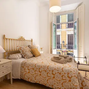 https://apartamento-molina-lario-catedral.1costadelsol.com
